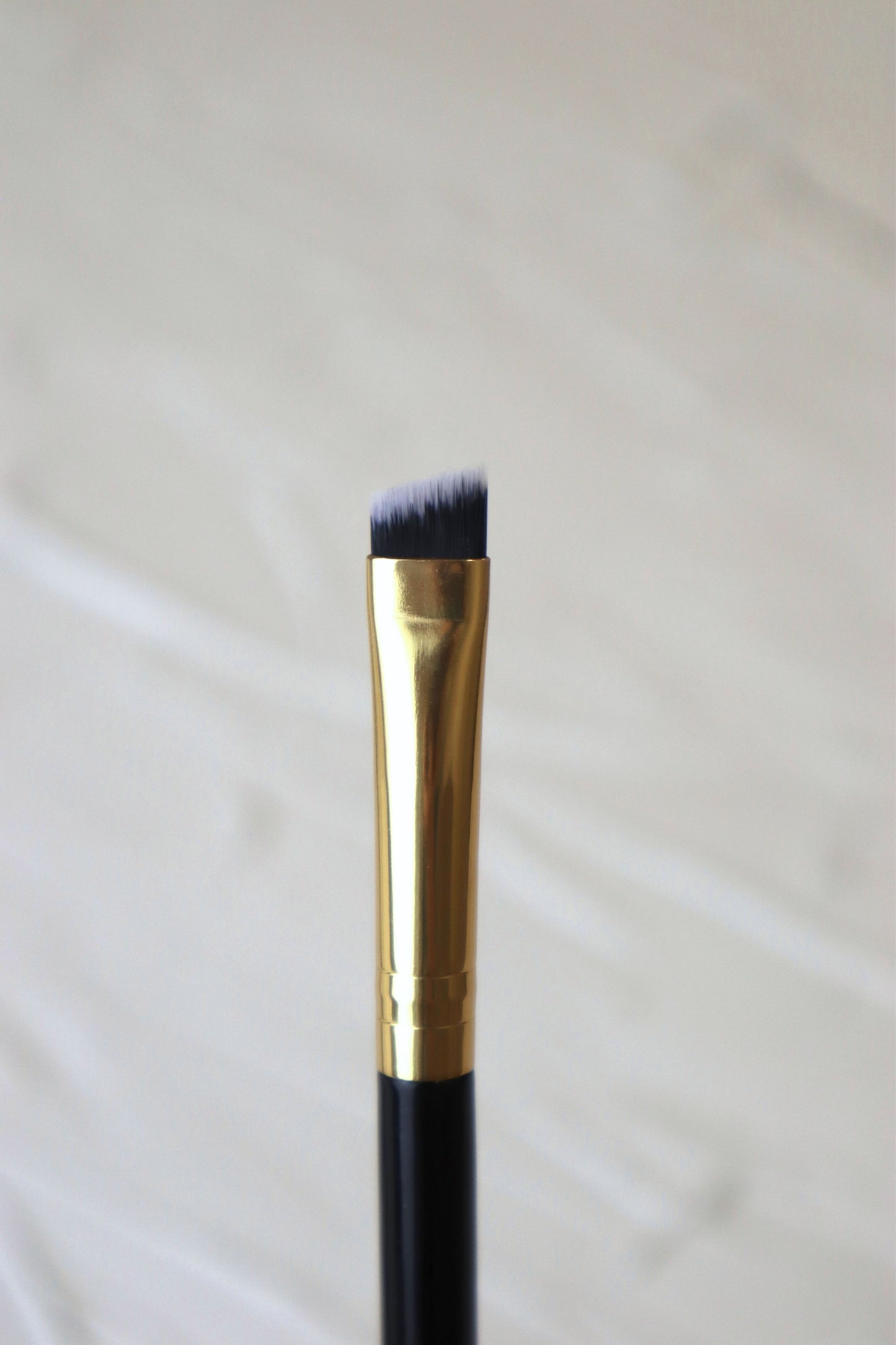 E11 - Liner Brush