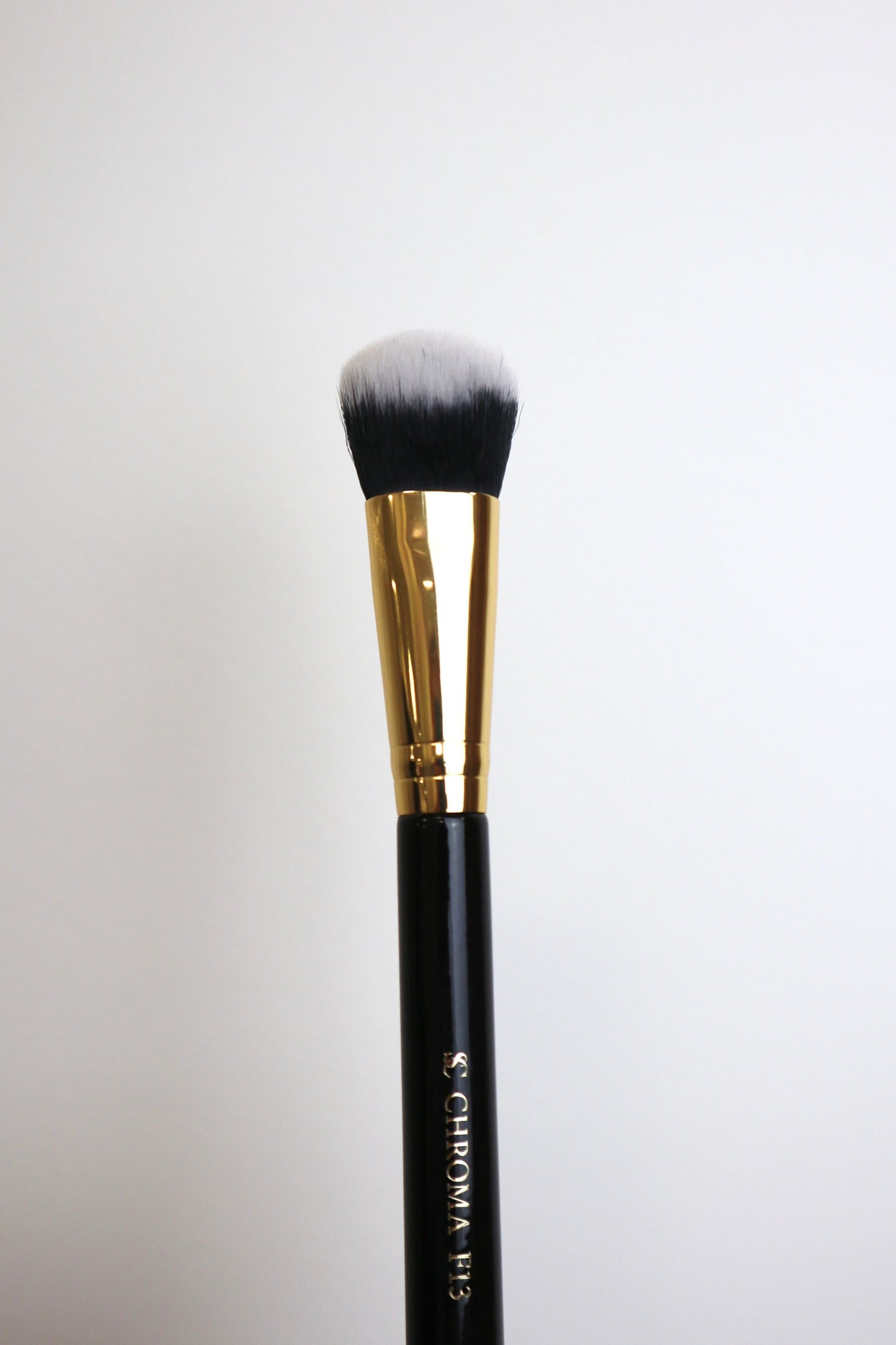 F13 - Small Angled Face Brush