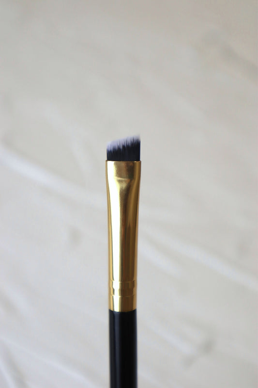 E11 - Liner Brush